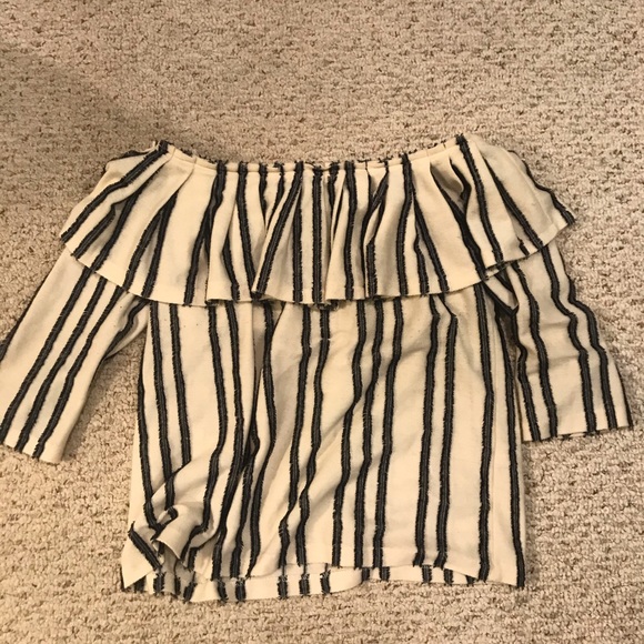 Off the the shoulder stripped top with sleeves - Picture 1 of 1
